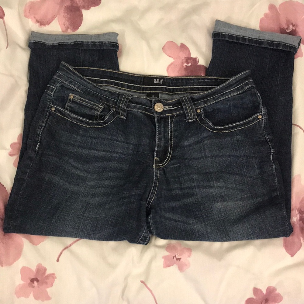 Dark wash Capri pants